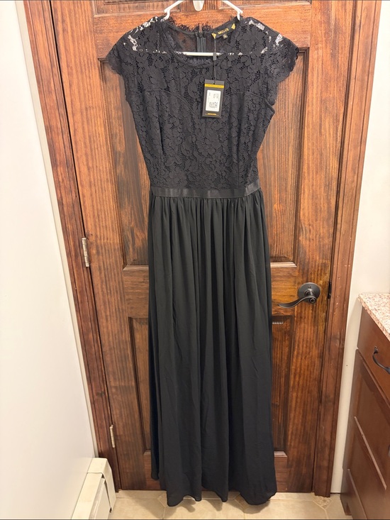 Miusol Dresses & Skirts - Miusol Black Lace Cap-Sleeve Maxi Dress